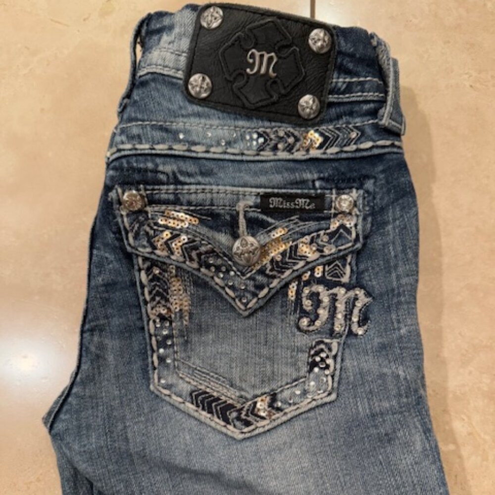 Women's Miss Me Mid Rise Straight Jeans